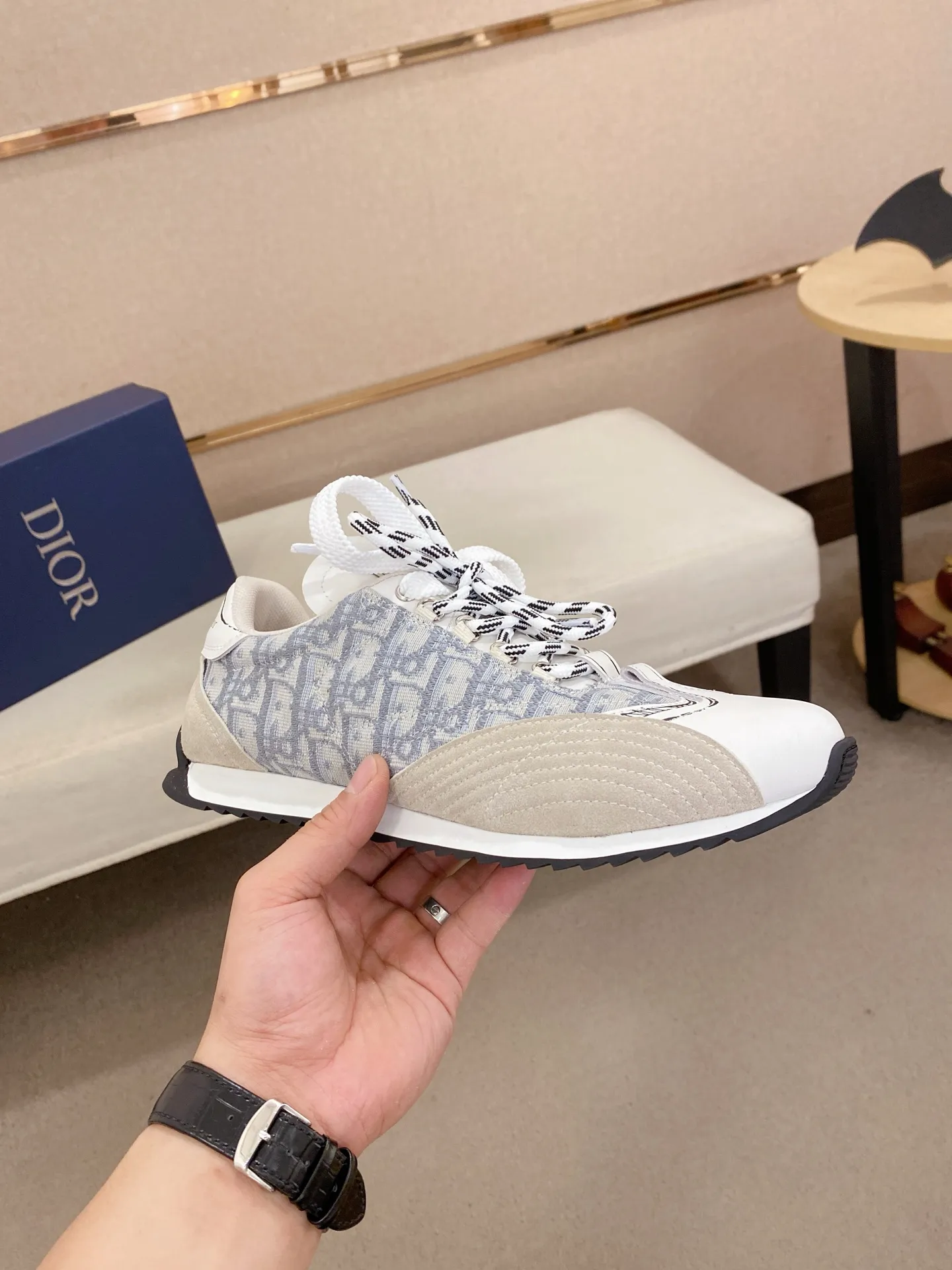Men's shoes💰: 500💰Couple style💏 [Dior·Dior] New casual sports style men's shoes, new spring and summer design, perfect workmanship, lace-up lazy style to create wardrobe quality, upper: imported first-layer cowhide, mesh breathable lining soft and comfortable, ultra-light TPU wear-resistant outsole, simple, versatile fashion men's shoes, excellent color code number 35--44. (45,46 customized items are not returnable or exchangeable)
